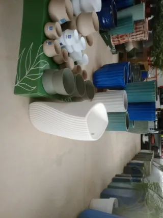 Vasi in ceramica e plastica