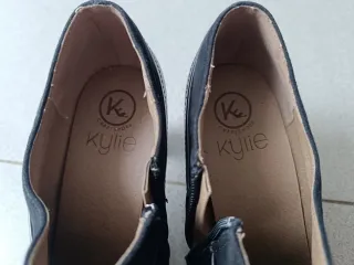 Botines de tacón negros