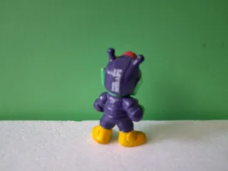 Figura PVC de Astroniks con perforadora
