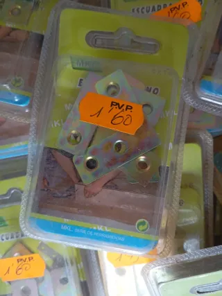 Lote Escuadras Planas Ferretería