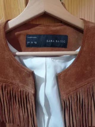 Cazadora Zara flecos ante marrón Talla S. Nueva