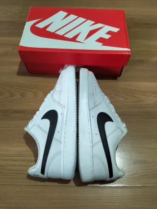 Zapatillas Nike Court Vision Low Blancas y Negras