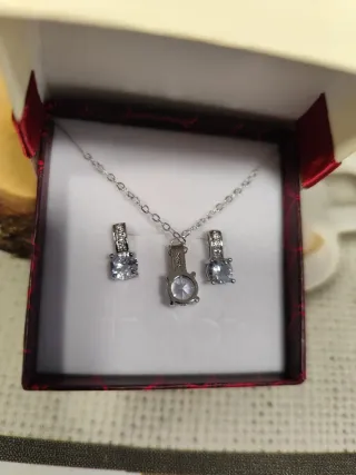 Conjunto Plata Collar y Pendientes