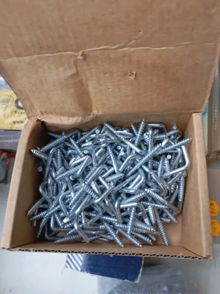 Cáncamos de ferretería