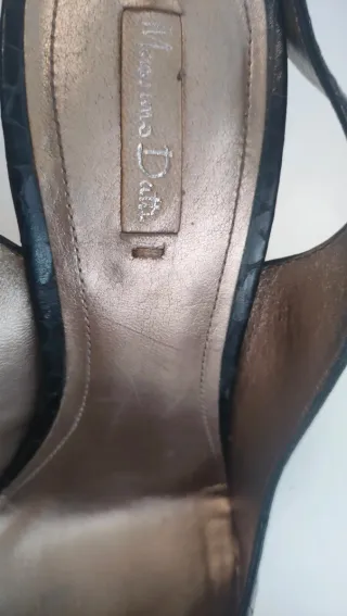 Zapatos de tacón negros piel de serpiente