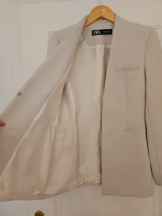 Traje Zara Beige