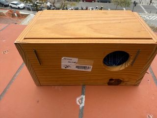 Nido di legno per uccelli