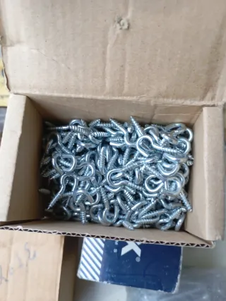 Lote de tornillos con argolla