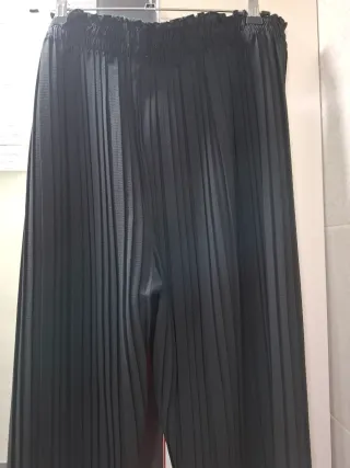 Pantaloni Plissettati Neri da Donna