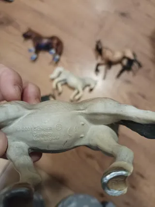 Collezione di 6 Cavalli Giocattolo