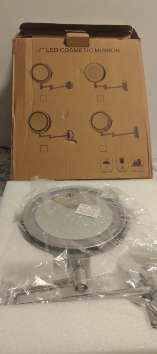 Specchio da bagno allungabile con luce LED