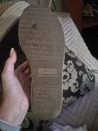 Zuecos Chika 10 Beige/Marrón