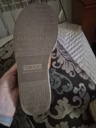 Zuecos Chika 10 Beige/Marrón