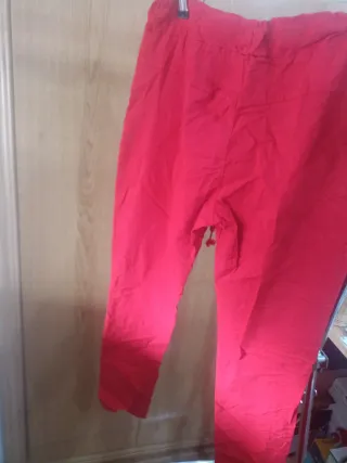 Pantalones rojos Adriana
