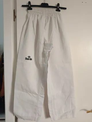 Dobok Taekwondo Daedo 140