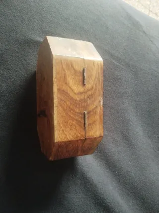 Cajita madera tallada