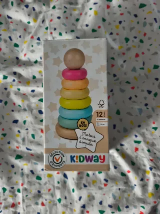 Juguete de anillas de madera