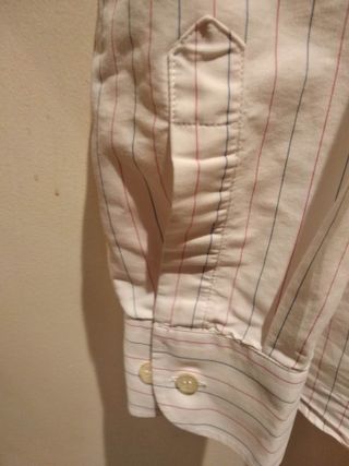 Camisa Blanca de Manga Larga de Rayas Finas