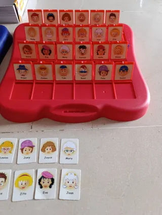 Juego personaje oculto(Quien es quien) juguetos.