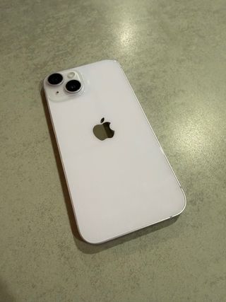 iPhone 14 Morado IMPECABLE + 11 Carcasas