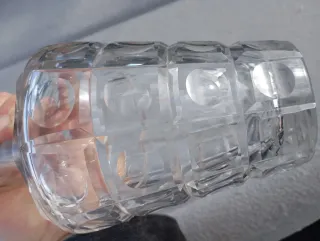 Antica bottiglia di liquore in vetro