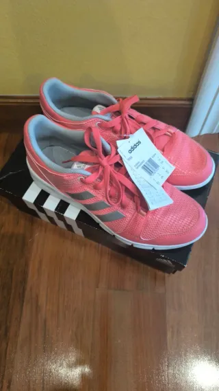 Zapatillas Adidas Niraya T.42 (equivale a T.41)