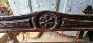 Banco antiguo madera tallado a mano