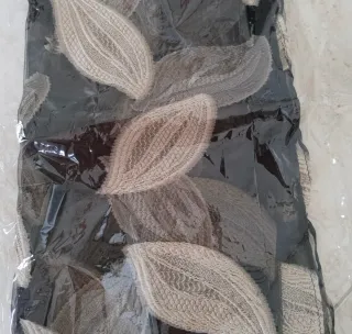 Fular gasa negro bordado beige sin estrenar