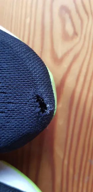 Tenis ASICS Gel running negros y verdes