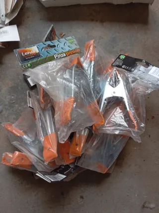 Lote de pinzas de presión Leiva