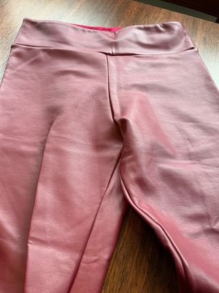 Leggings rojos de cuero