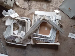 Lote de escuadras de ferretería