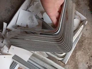 Lote de escuadras de ferretería