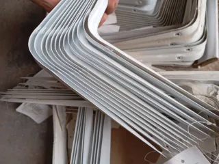 Lote de escuadras de ferretería