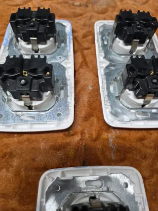 Mecanismos de enchufe dobles (3 unidades)