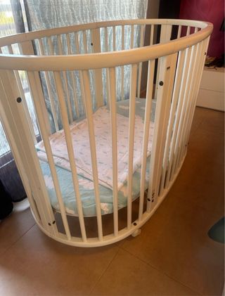 Mini cuna Stokke convertible en cuna