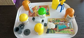 Lote 43 Sorpresas Kinder Antiguas con sus huevos