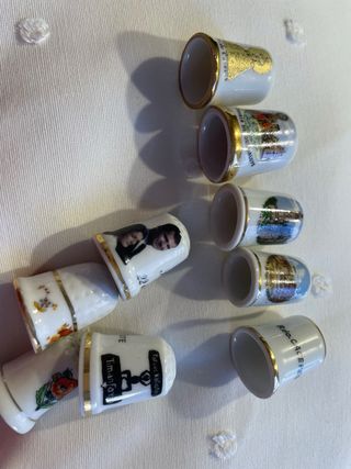 Colección de dedales de porcelana , plata y otros