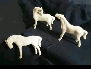 Cavalli in porcellana fine