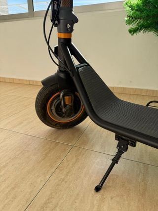 Monopatín Eléctrico Gris