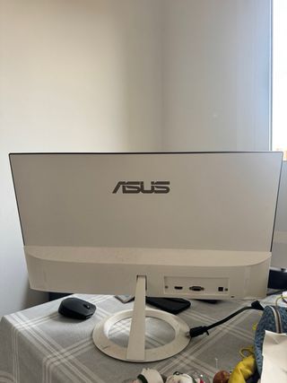 Pantalla ASUS 23.8 Blanca con arañazo. Sin cable.