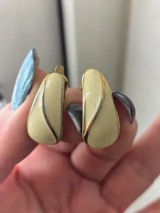 Orecchini Trifari vintage clip smalto crema oro