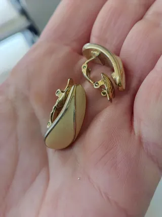 Orecchini Trifari vintage clip smalto crema oro