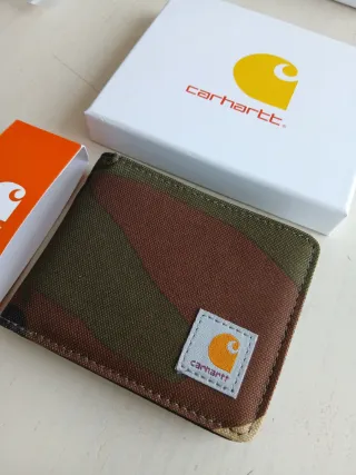 Cartera Carhartt Camuflaje