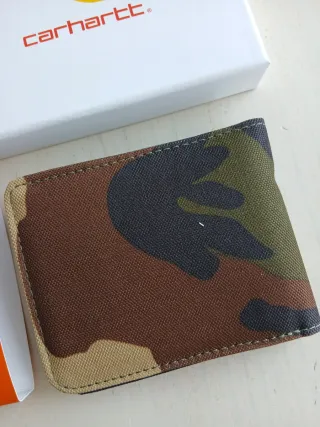Cartera Carhartt Camuflaje
