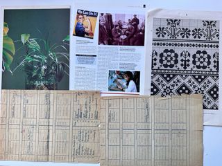 Raccolta di carta antica e ritagli di riviste, libri