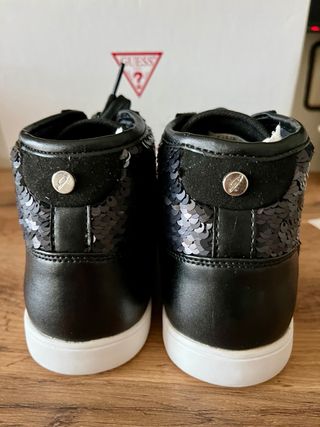 Zapatillas Guess Negras Nuevas