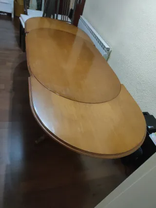 Mesa extensible de comedor de madera