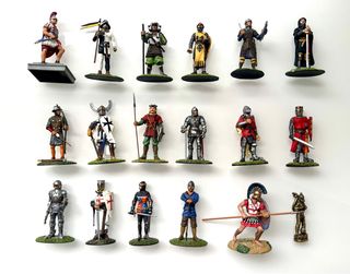 Collezione di 18 Soldatini di Piombo di Guerrieri
