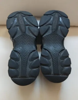 Lacoste L003 Zapatillas Negras y Doradas